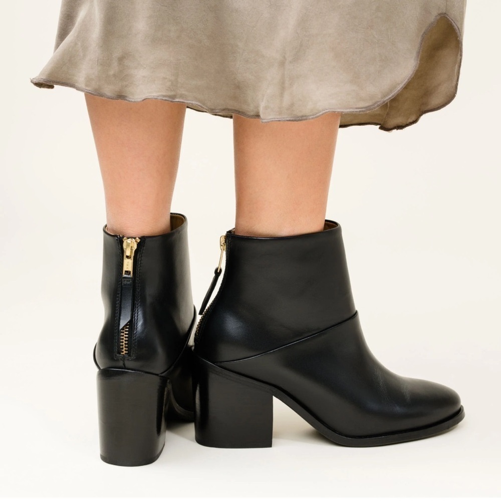 Nisolo Dari 2.0 black leather back zip ankle boot